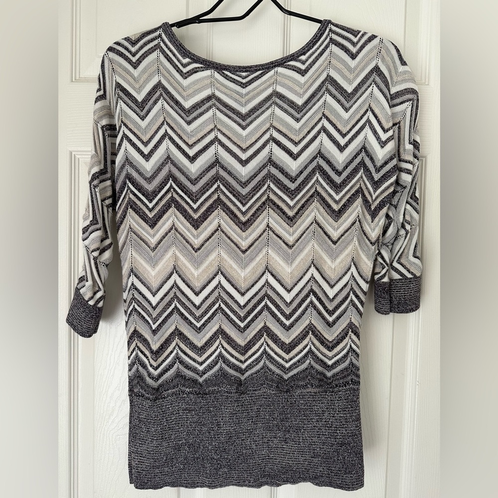 WHBM knit top small - Picture 3 of 4